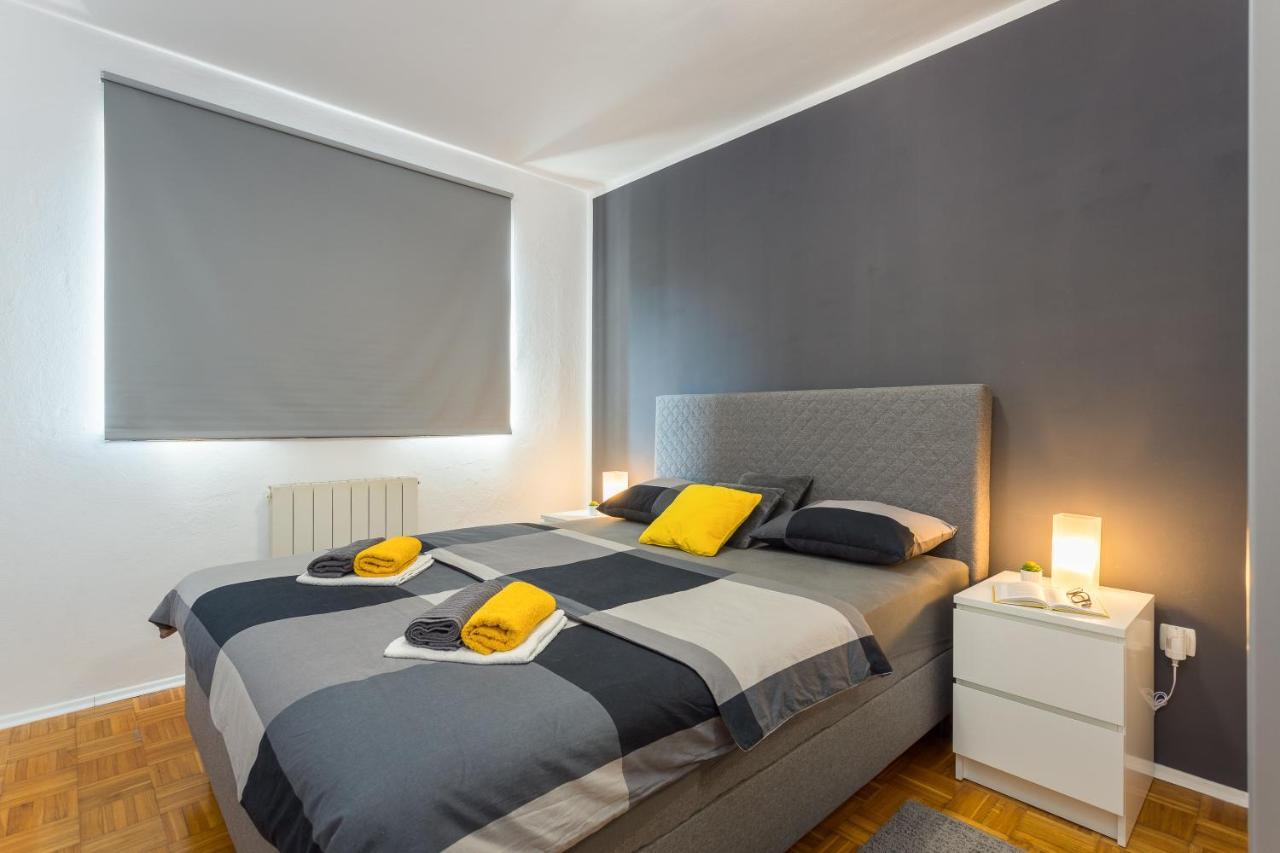 Laveruda Apartment With Balcony And Free Parking Pula Buitenkant foto