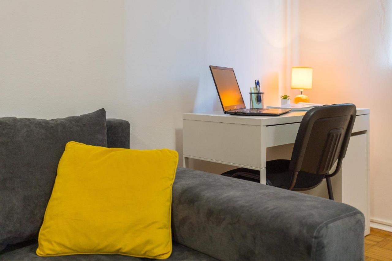 Laveruda Apartment With Balcony And Free Parking Pula Buitenkant foto